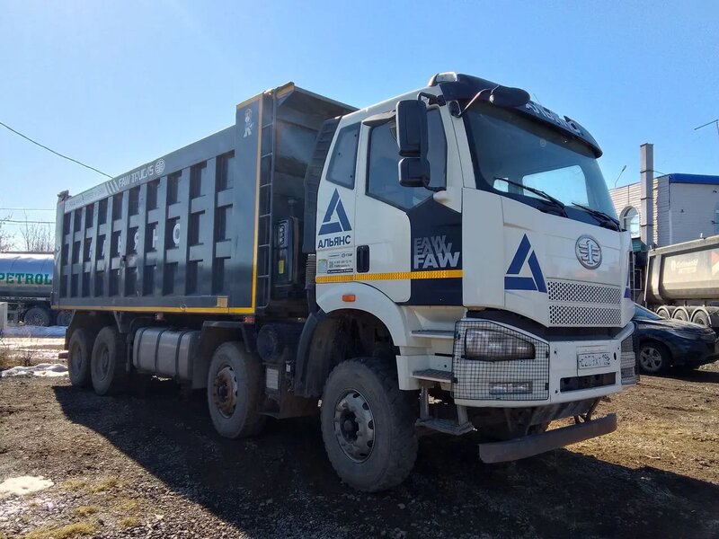 FAW CA 3310 8x4 Самосвал — фото 3