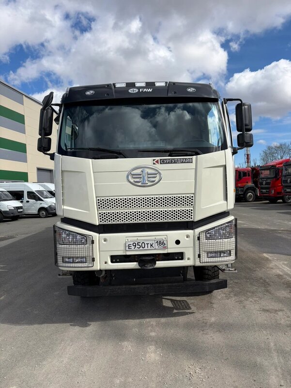 FAW J6 8x4 Самосвал — фото 1