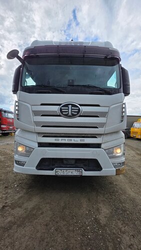 FAW J7 4x2 Седельный тягач