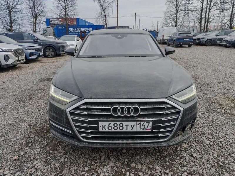 Audi A8L — фото 1