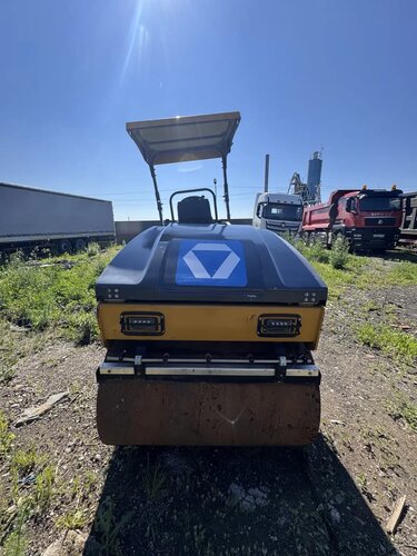 XCMG XMR Каток