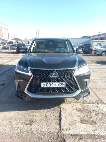 Lexus LX570