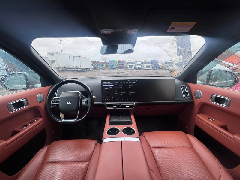 LI (LiXiang) L9 — фото 11