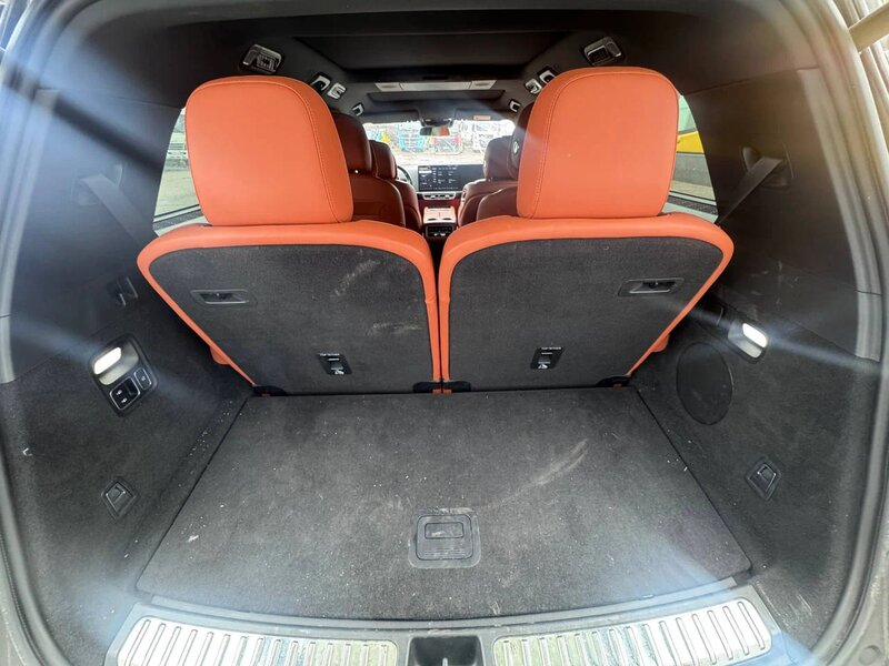 LI (LiXiang) L9 — фото 13