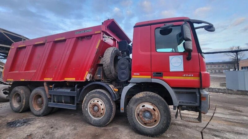 Mercedes-Benz ACTROS 8x4 Самосвал — фото 2