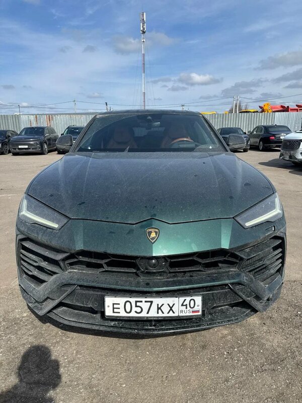 Lamborghini Urus — фото 1
