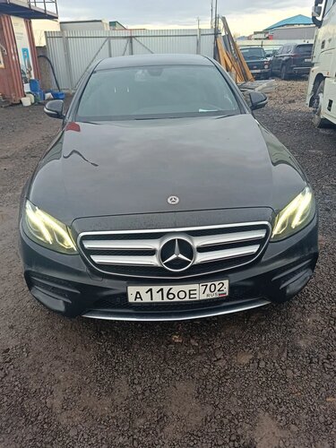 Mercedes-Benz E-CLASS