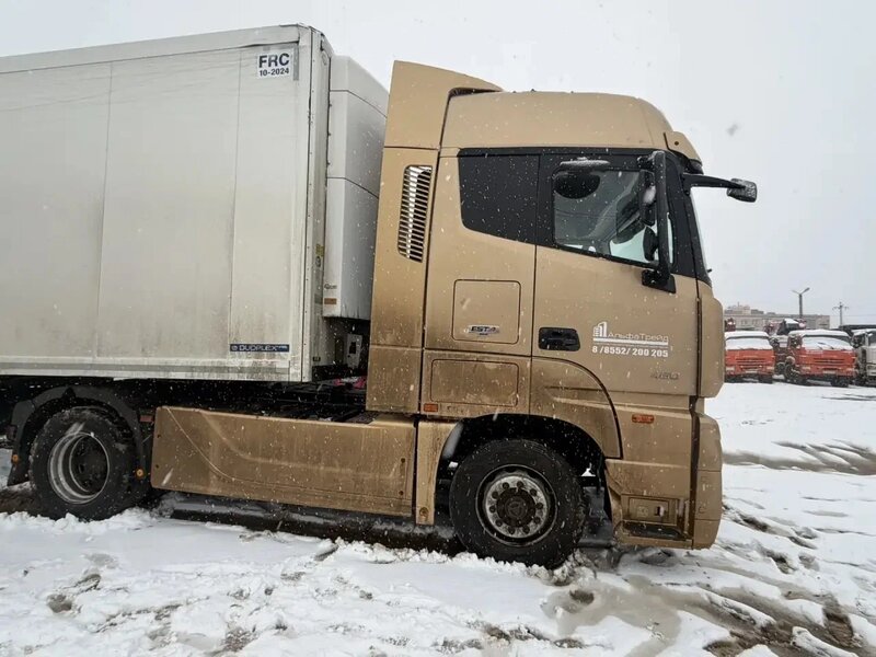 Foton AUMAN 4x2 Седельный тягач — фото 4