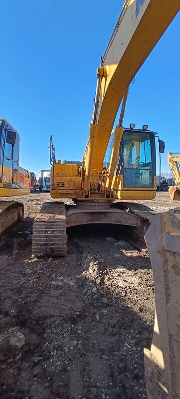 KOMATSU PC 220 Экскаватор — фото 1