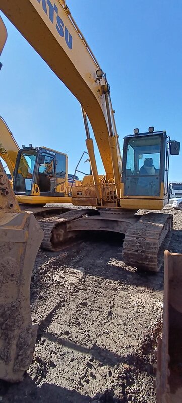 KOMATSU PC 220 Экскаватор — фото 2