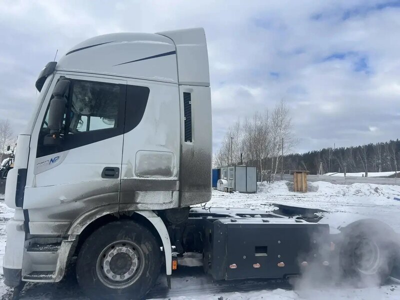 IVECO STRALIS 4x2 Седельный тягач — фото 4