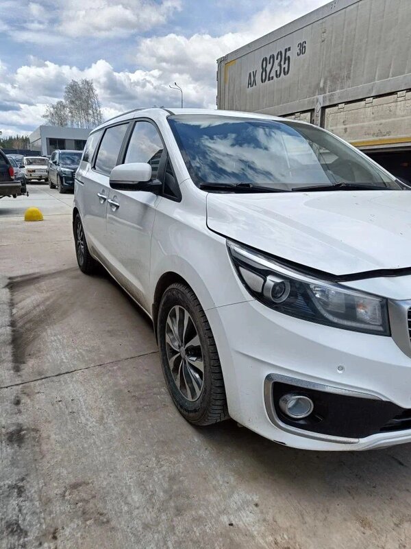 Kia Carnival — фото 2