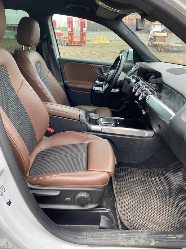 Mercedes-Benz GLB-CLASS — фото 14