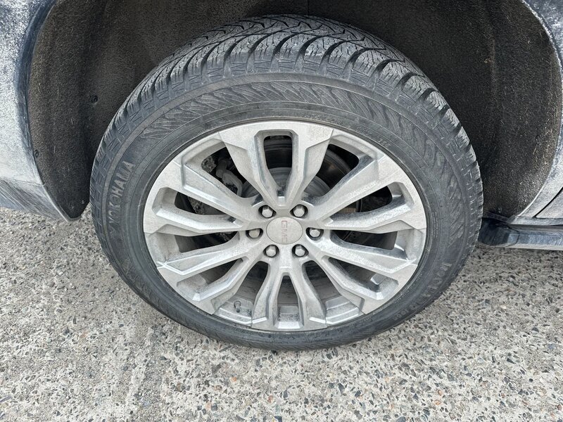GMC YUKON — фото 15