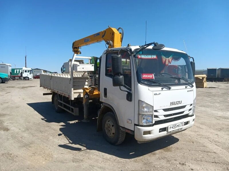 Isuzu ELF 8.3 Бортовой с КМУ — фото 3