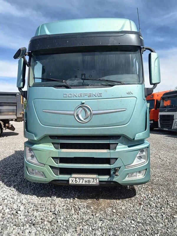 DongFeng DFH 4x2 Седельный тягач — фото 1