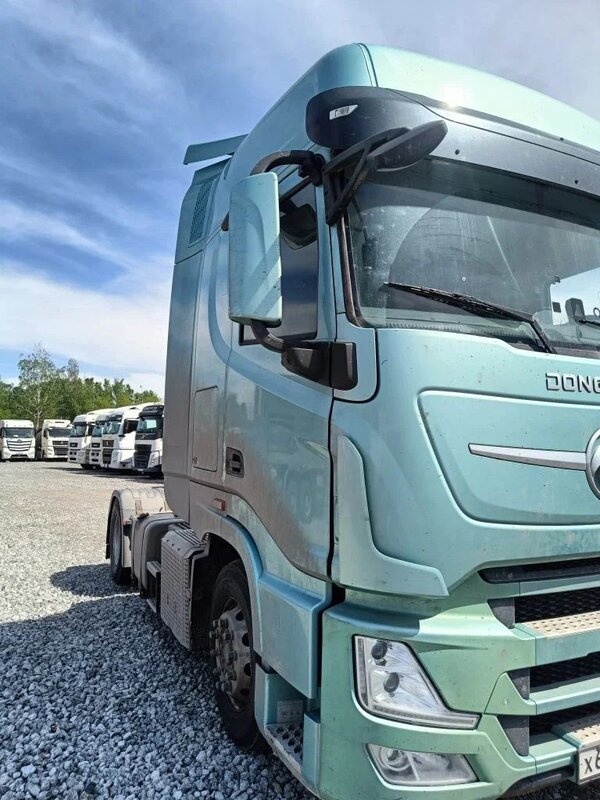 DongFeng DFH 4x2 Седельный тягач — фото 2