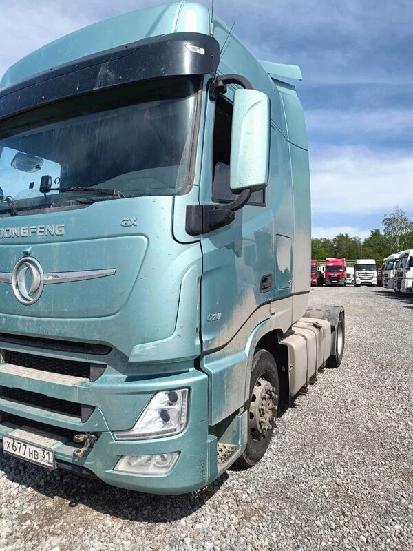 DongFeng DFH 4x2 Седельный тягач — фото 3