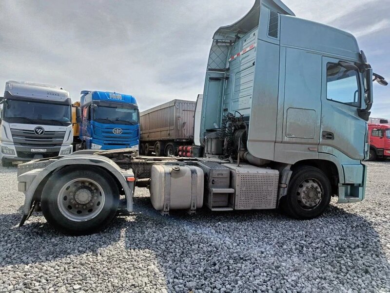DongFeng DFH 4x2 Седельный тягач — фото 5