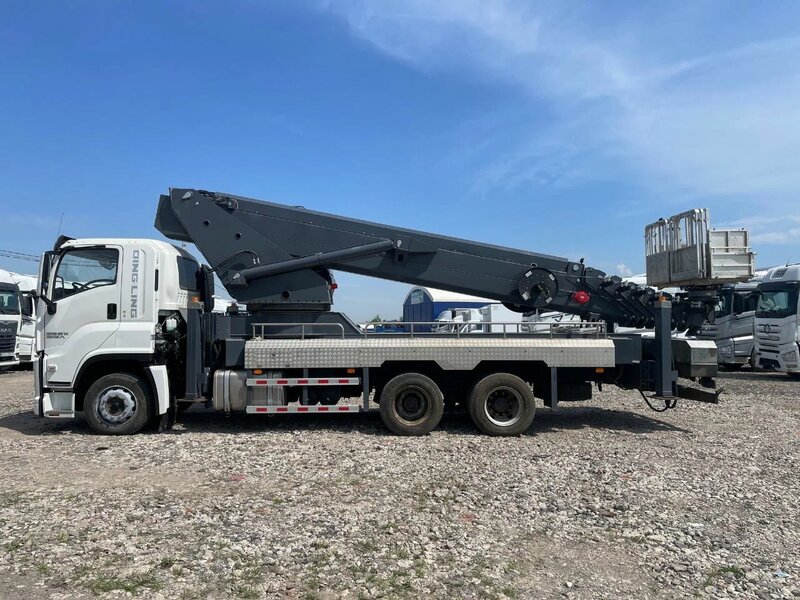 Isuzu Giga 6x4 Автовышка — фото 2