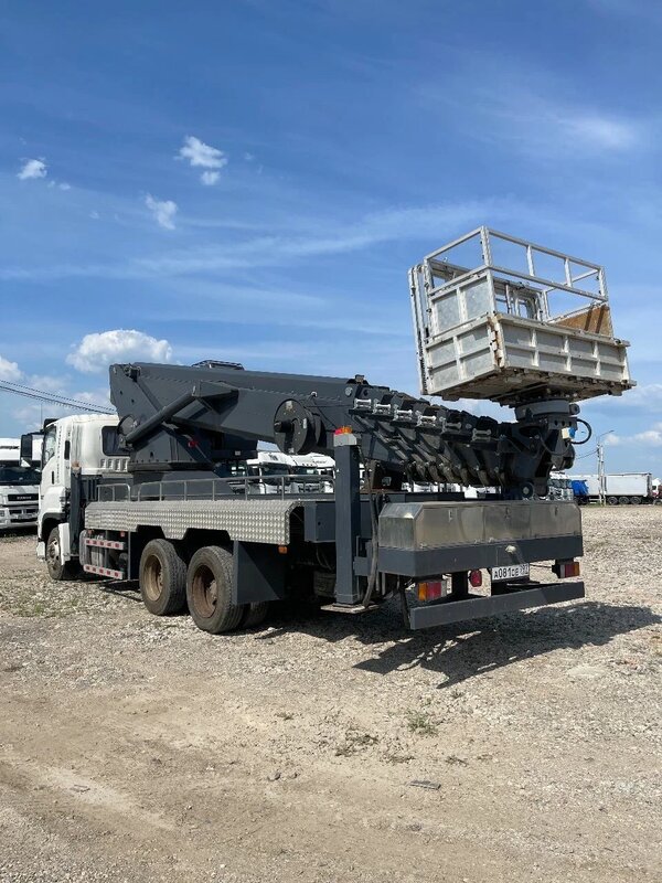 Isuzu Giga 6x4 Автовышка — фото 6