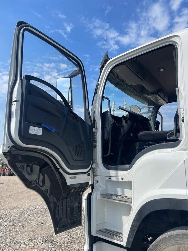 Isuzu Giga 6x4 Автовышка — фото 9