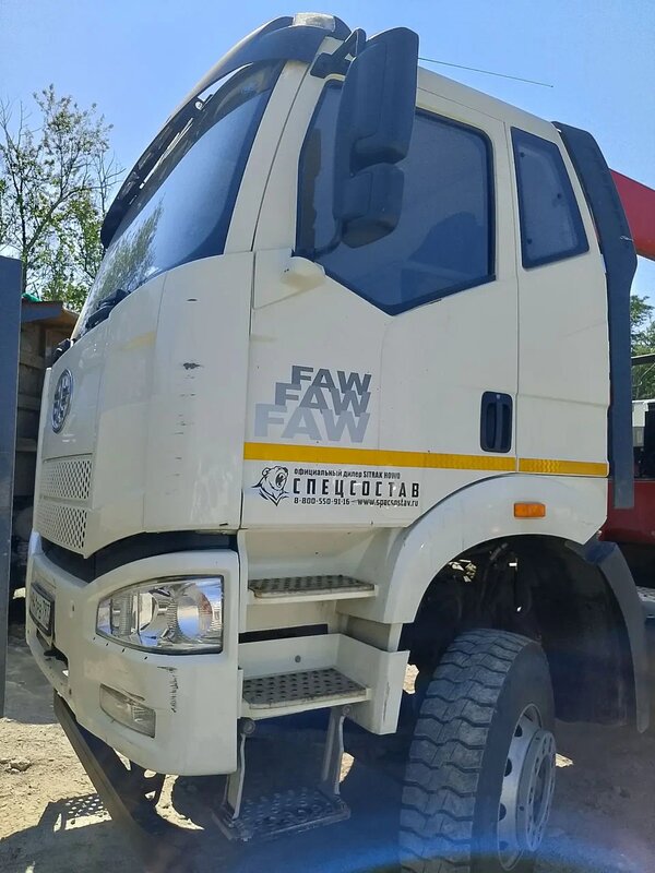 FAW J6 6x4 Бортовой с КМУ — фото 5