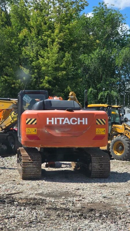 HITACHI ZX200 Экскаватор — фото 4