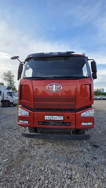 FAW J6 6x4 Бортовой с КМУ — фото 1