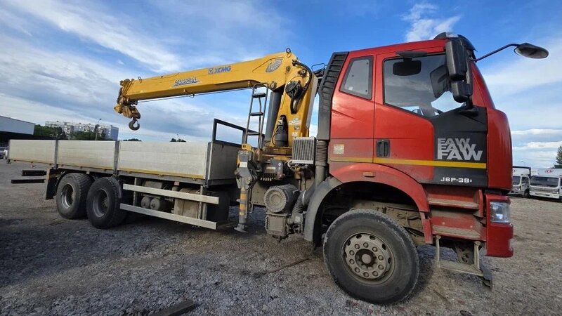 FAW J6 6x4 Бортовой с КМУ — фото 5