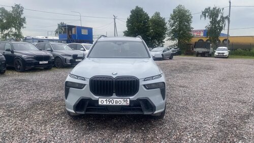 BMW X7