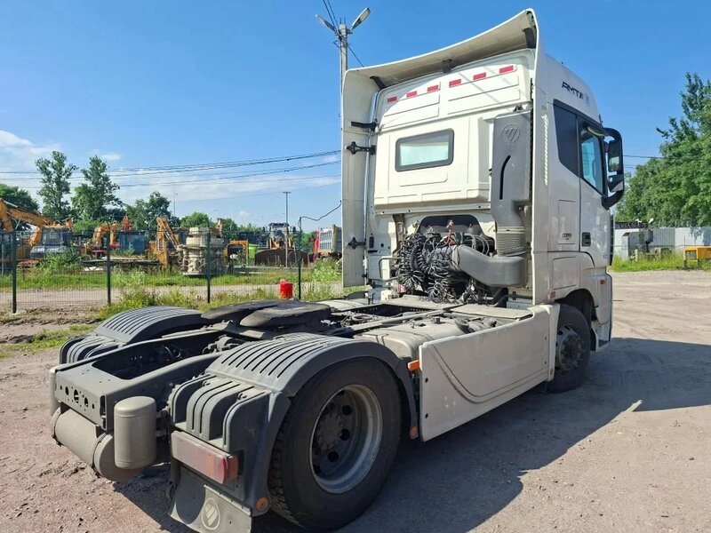 Foton AUMAN 4x2 Седельный тягач — фото 6